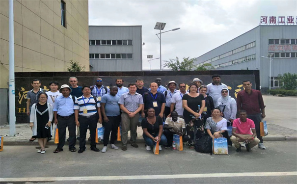非洲考察團(tuán)來(lái)廠(chǎng)參觀(guān)